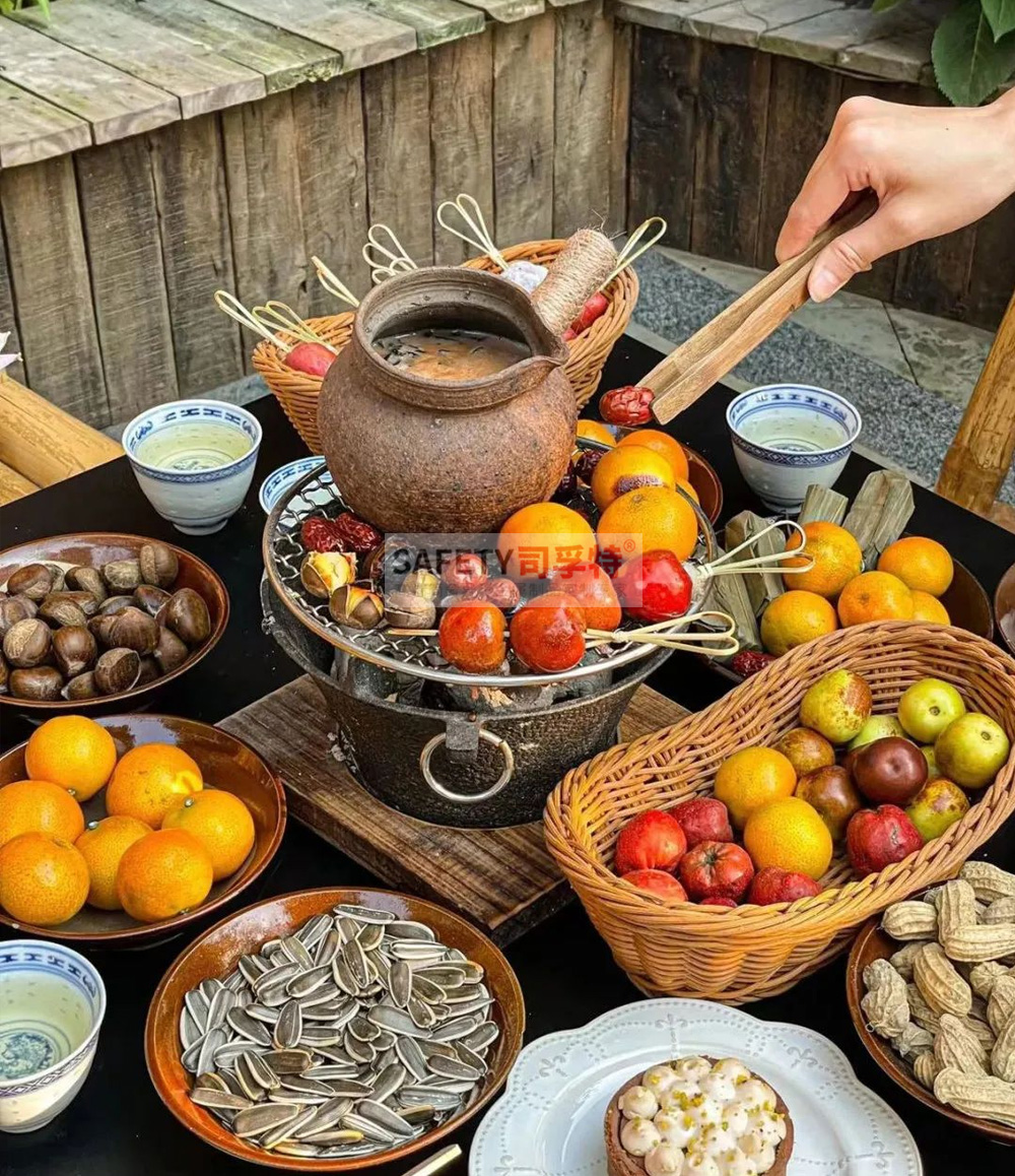 圍爐煮茶刷屏，一起來感受古詩(shī)詞中的茶風(fēng)茶韻「圍爐茶桌，炭火爐」(圖1)