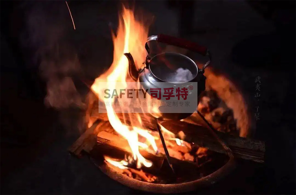 經(jīng)典永不過時，“圍爐煮茶”掀起新式社交風(fēng)「司孚特圍爐茶桌」(圖1)
