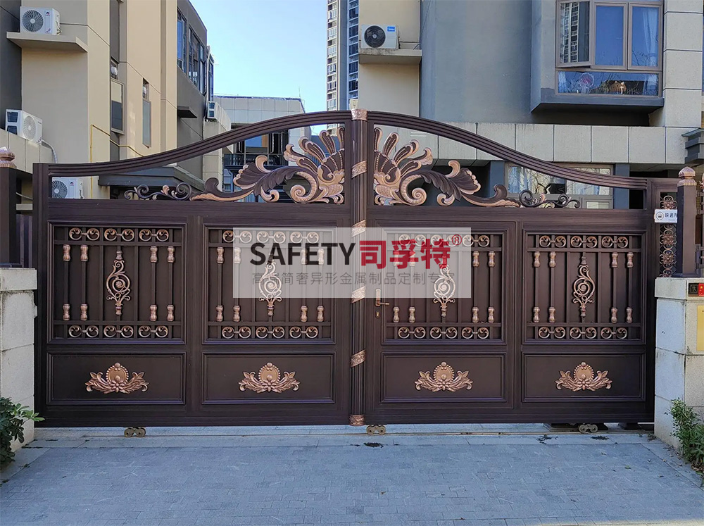 別墅大門(mén)用什么材質(zhì)好？[別墅銅門(mén)，鋁藝別墅大門(mén)](圖4)