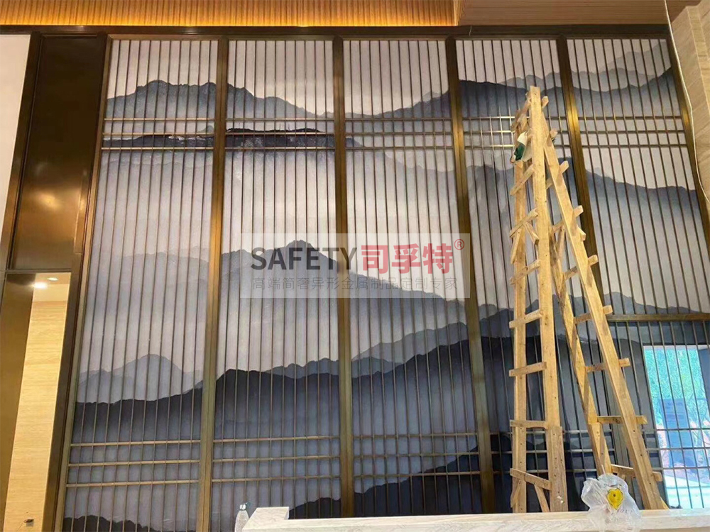金屬屏風(fēng)（不銹鋼屏風(fēng)、鋁雕屏風(fēng)）安裝過(guò)程和步驟講解(圖1)