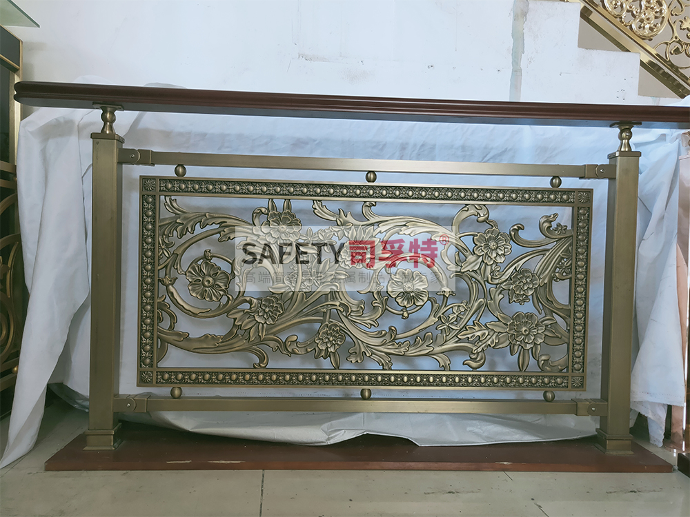 鋁藝鏤空雕花樓梯扶手：造型多樣，工藝成熟，彰顯高端品味(圖4)